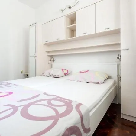 Kirigin - Two Bedroom With Terrace And Sea View Toni *