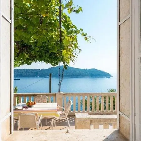 Apartamento Kirigin - Two Bedroom With Terrace And Sea View Toni
